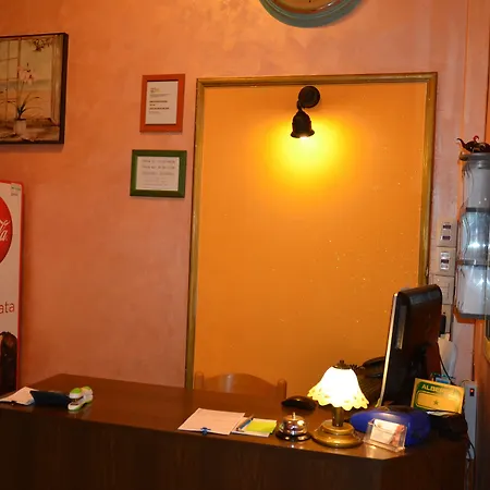 新米兰酒店 酒店