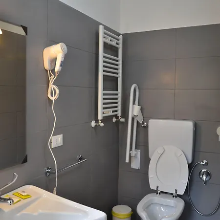 新米兰酒店 酒店 米兰