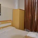 Hotel New *
