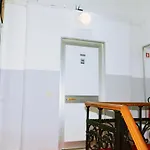 Hotel New *